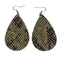 Load image into Gallery viewer, Earring Collection