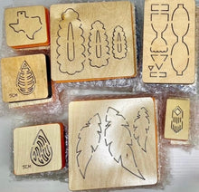Load image into Gallery viewer, Wooden Bow Die
