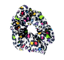 Load image into Gallery viewer, Scrunchies
