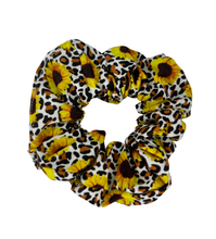 Load image into Gallery viewer, Scrunchies

